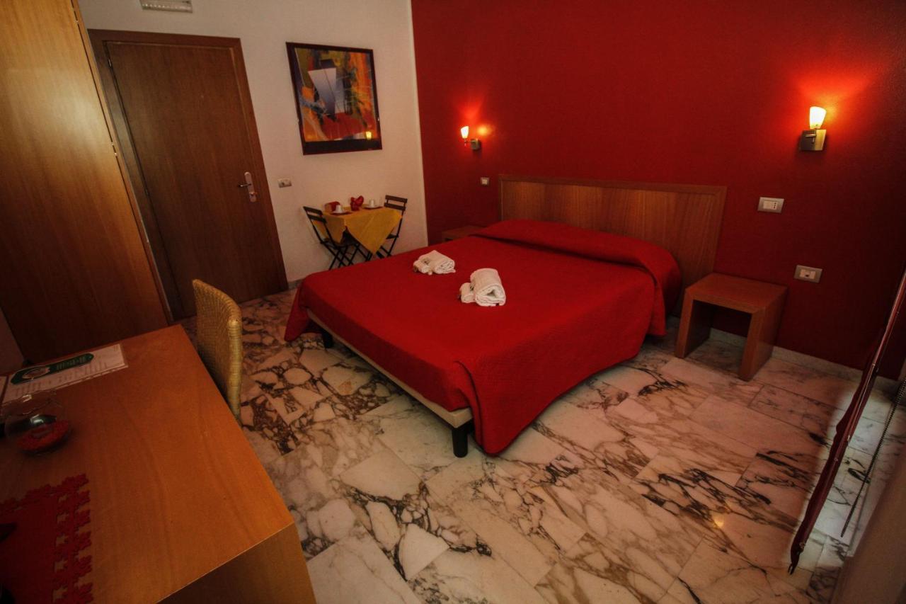 Hotel I Colori Sant'Antioco Exterior photo
